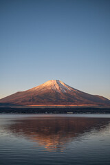 山中湖から望む富士山