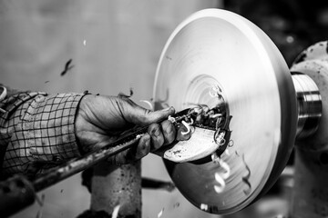 cr&eacute;ation d'objets en tournage sur bois