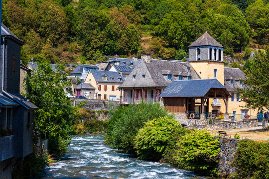 Camon Castle (Ch&acirc;teau des Nestes) on the Banks of the Neste du Louron River in Arreau