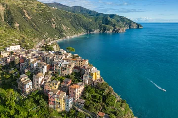 Handdoek met foto Liguria Aerial view of the picturesque resort town of Corniglia, Cinque Terre, Italy  © Mazur Travel