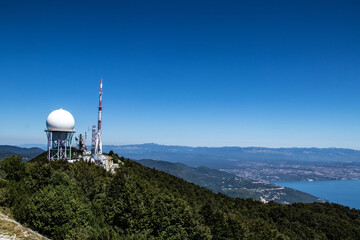 cell phone tower in mountains