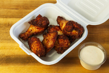 fried chicken wings with sauce