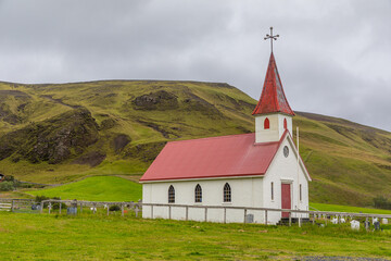 Église de Reyniskirkja, sur le chemin de la plage de Reynisfjara, dans le sud de l'Islande