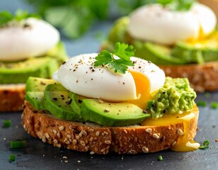 AVOCADO TOAST WITH EGG