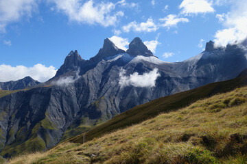 Les Aiguilles d'Arves versant occidental. Massif des Arves. Savoie - Hautes-Alpes 