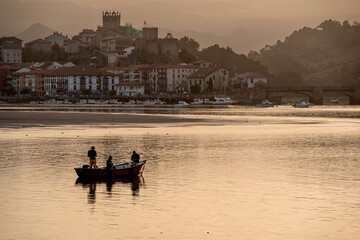 Pescadores en San Vicente de la Barquera