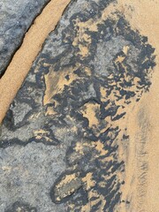 La beauté brute et sauvage de la mer qui s’est retirée sur la plage de Fanore