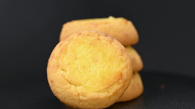 video of lemon brownie cake