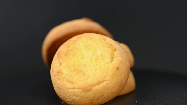 video of lemon brownie cake