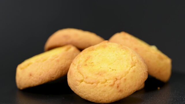 video of lemon brownie cake