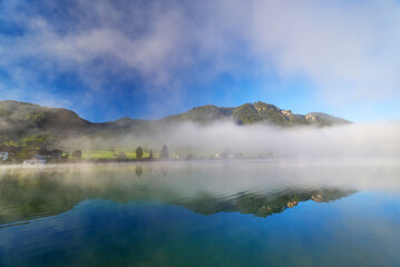 Der Wei&szlig;ensee in K&auml;rnten im Morgenlicht