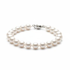 Obraz premium White pearl bracelet isolated on white background