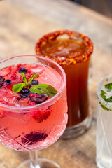 Pink tonic, cerveza y mojito