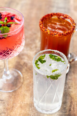 Mojito, pink tonic y cerveza