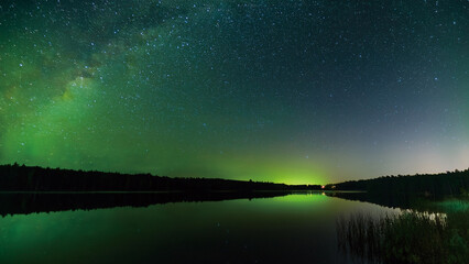 夜景と湖　night scenery and a lake