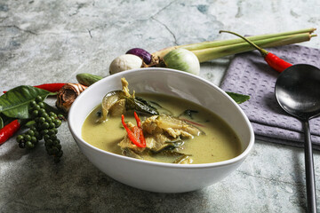 Thai green chicken curry with coconut