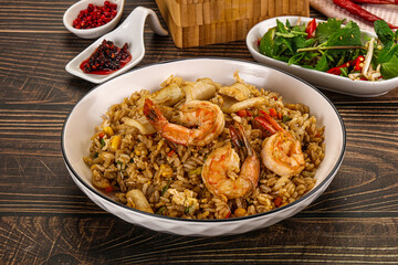 Vietnamese fried rice with prawn and squid Kom Ran
