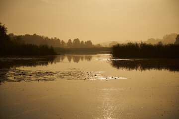 mgła,poranek,jezioro, zalew, woda, zbiornik wodny, kąpielisko © Marcin Łazarczyk