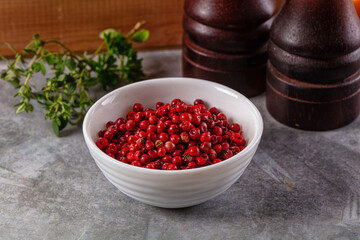 Dry pink pepper corn spice