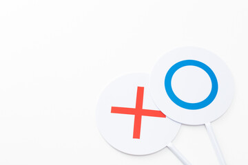 Fototapeta premium 丸バツプレート 白バック