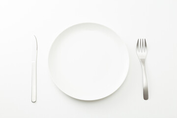 白皿とナイフとフォーク　白バック