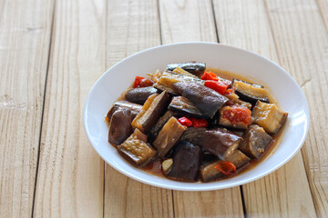 oseng-oseng terong. stir fried egg plant.