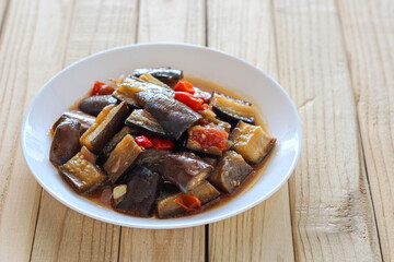 oseng-oseng terong. stir fried egg plant.