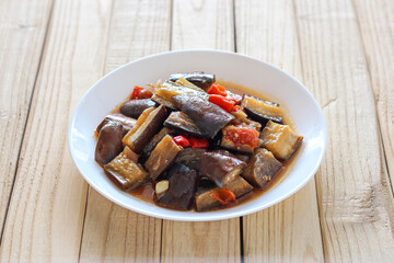 oseng-oseng terong. stir fried egg plant.