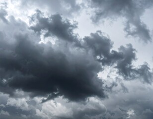 Obraz premium Dramatic Gray Cumulus Clouds Forming a Stormy Sky in Daylight Weather