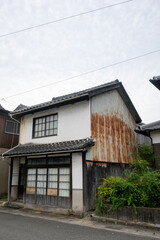 日本の兵庫県姫路市網干区の古くてとても美しい建物