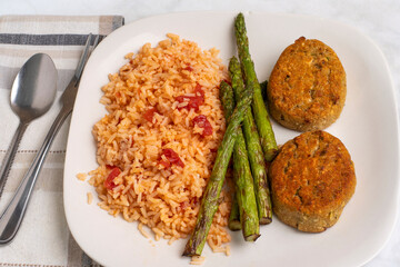 crab cakes  with  asparagus
