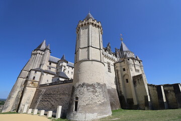 Fototapeta premium Le château de Saumur, musée des arts décoratifs et musée du cheval, ville de Saumur, département du Maine et Loire, France
