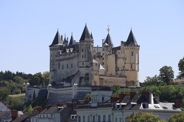 Fototapeta premium Le château de Saumur, musée des arts décoratifs et musée du cheval, ville de Saumur, département du Maine et Loire, France