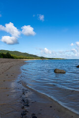 南風見田の浜から見た海、西表島、沖縄、夕方、8月