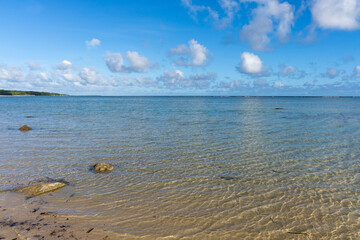 南風見田の浜から見た海、西表島、沖縄、夕方、8月
