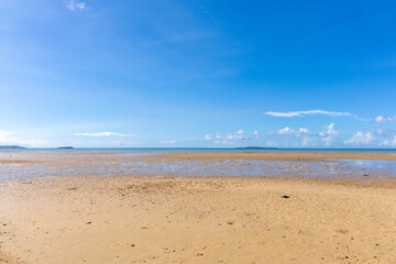 西表島のクーラ橋付近の浜辺から見た景色、8月
