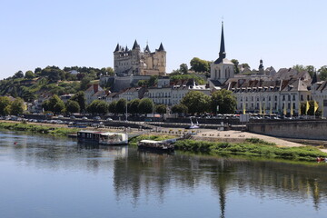 Le fleuve la Loire dans la ville de Saumur, ville de Saumur, département du Maine et Loire, France