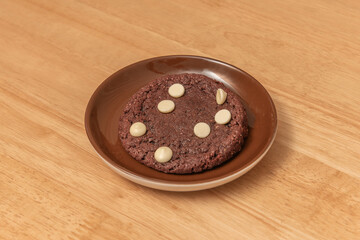 Oatmeal cookies with banana and chocolate chips, no added sugar, soft and naturally sweet, perfect for a healthy snack.