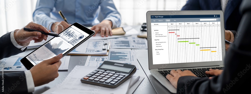 Aufkleber business intelligence and data analysis concept. analyst team working on financial data analysis das