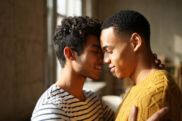 Obraz premium Celebrate the beauty of a genuine connection, a shared look, and the deep emotional bond between two people in love.