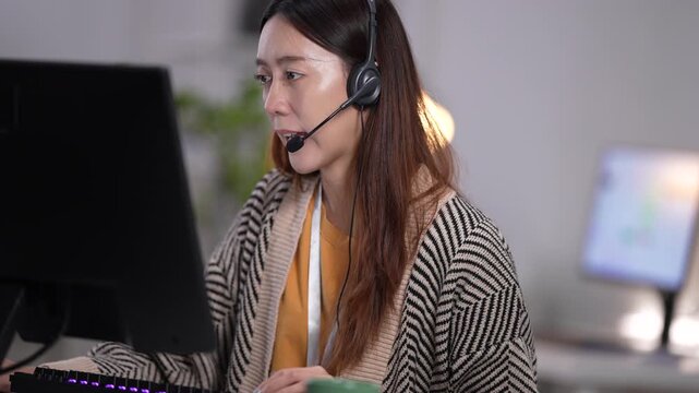 A Customer Success Manager (CSM) hosts a webinar using a VoIP headset and laptop. She is engaging with clients, providing remote support and ensuring high customer satisfaction (CSAT) scores.