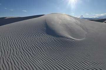 白い砂に刻まれた風紋