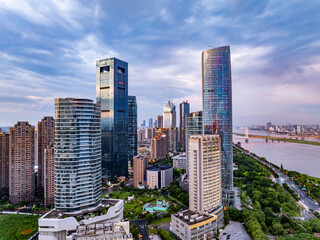 Naklejka premium Shanghai skyline at sunset