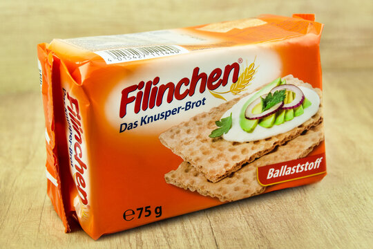 Packung Filinchen Balaststoff Knusper-Brot auf Holz