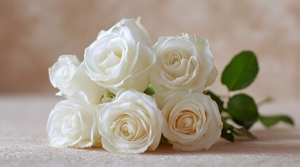 Obraz premium White Rose Bouquet Close Up on Soft Beige Background