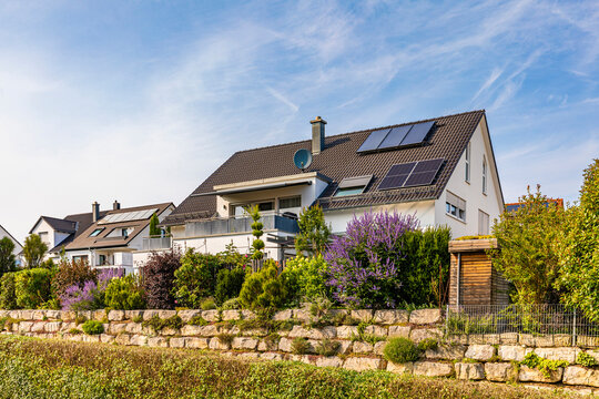 Modern residential house with garden and photovoltaic system in Ostfildern Germany