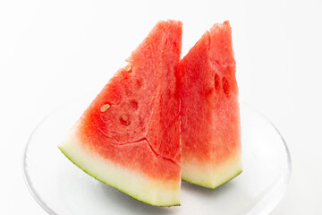 カットしたスイカ　白バック