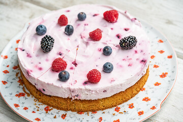 torte beeren in der herstellung schritt für schritt 