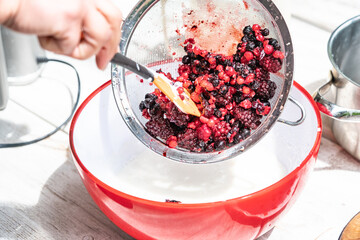 torte beeren in der herstellung schritt für schritt 