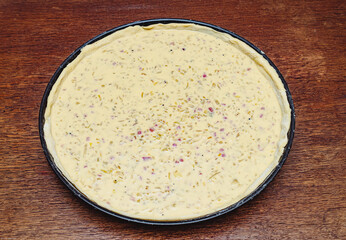 zwiebelkuchen, zwiebel kuchen, in der herstellung schritt für schritt, verschiedene perspektiven, verschiedene aufnahmen, schwäbisch, klassisch, herbst, winter 